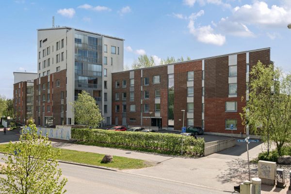 Kerrostalo, joka on Tapulikaupungintie 34 seniorikohde